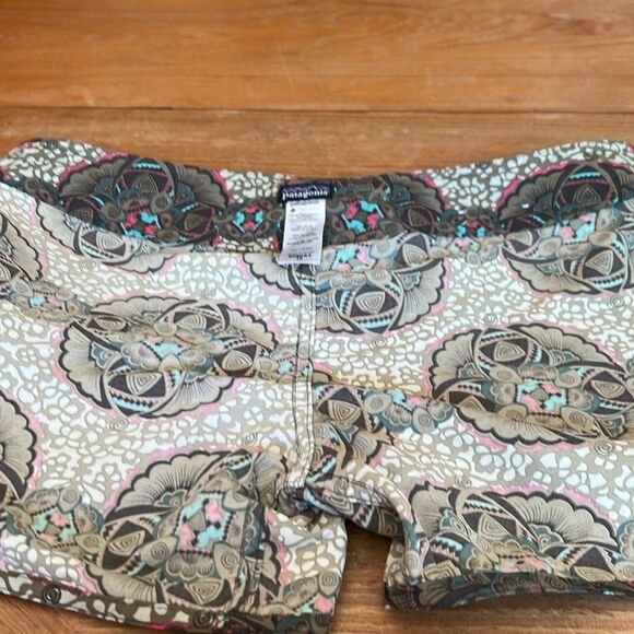 Patagonia Board Shorts Women’s Wavefarer 10 - Picture 9 of 12